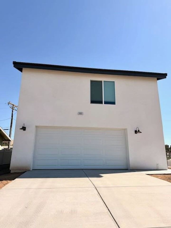 Live Oak Hesperia - Photo 2 of 19