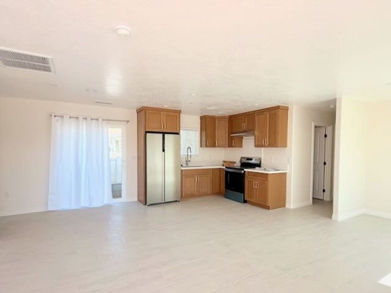 Live Oak Hesperia - Photo 5 of 19