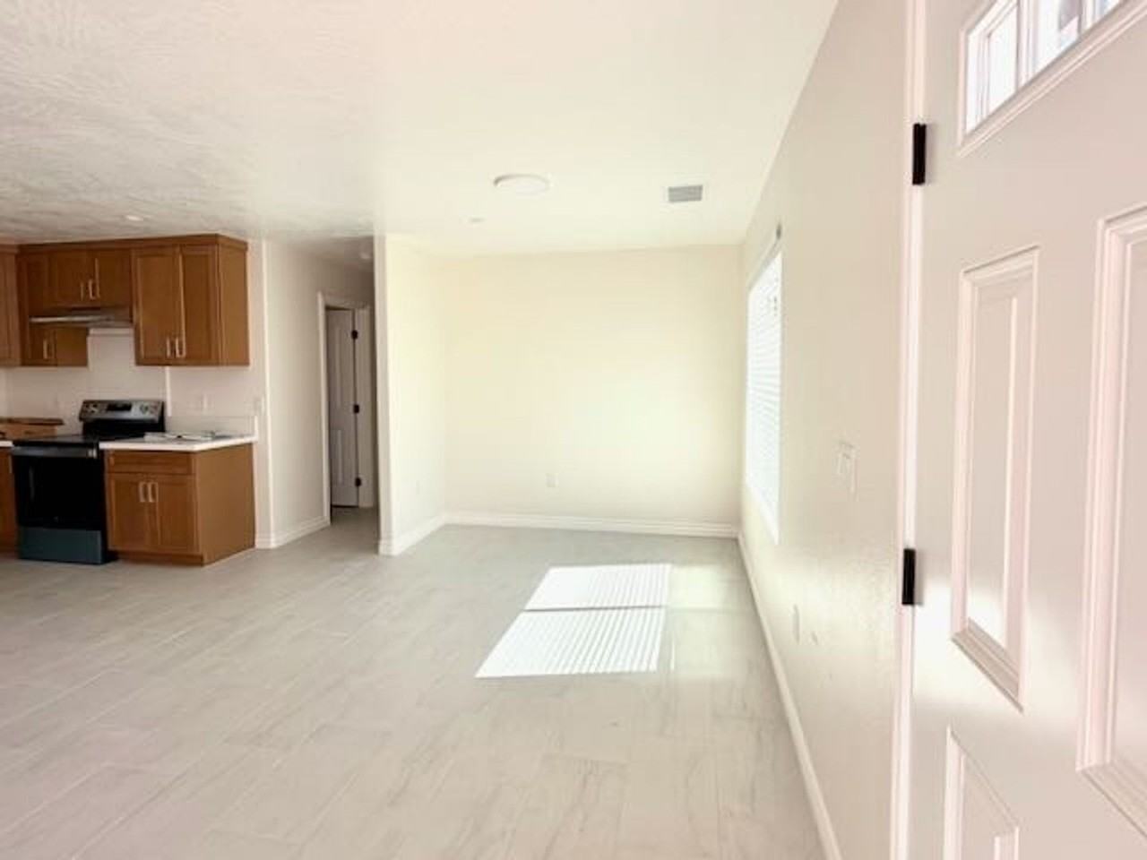 Live Oak Hesperia - Photo 6 of 19