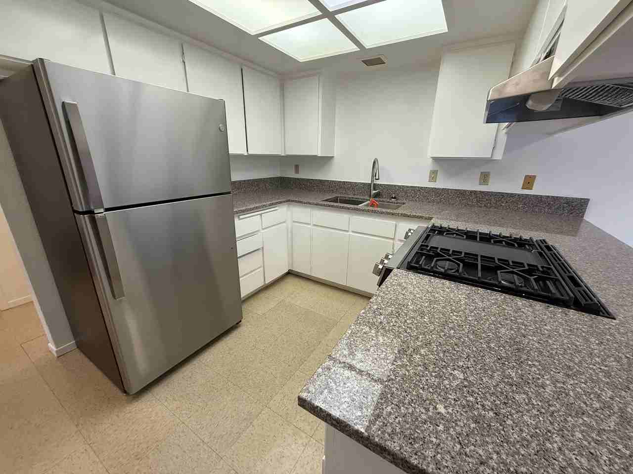 118 W Boone St #A2 - Photo 4 of 14