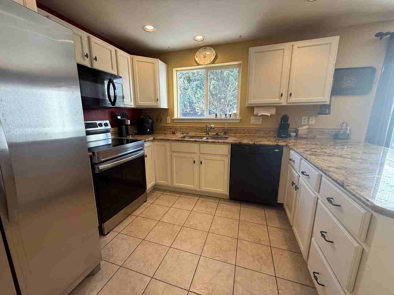 20997 Spinnaker St - Photo 7 of 36