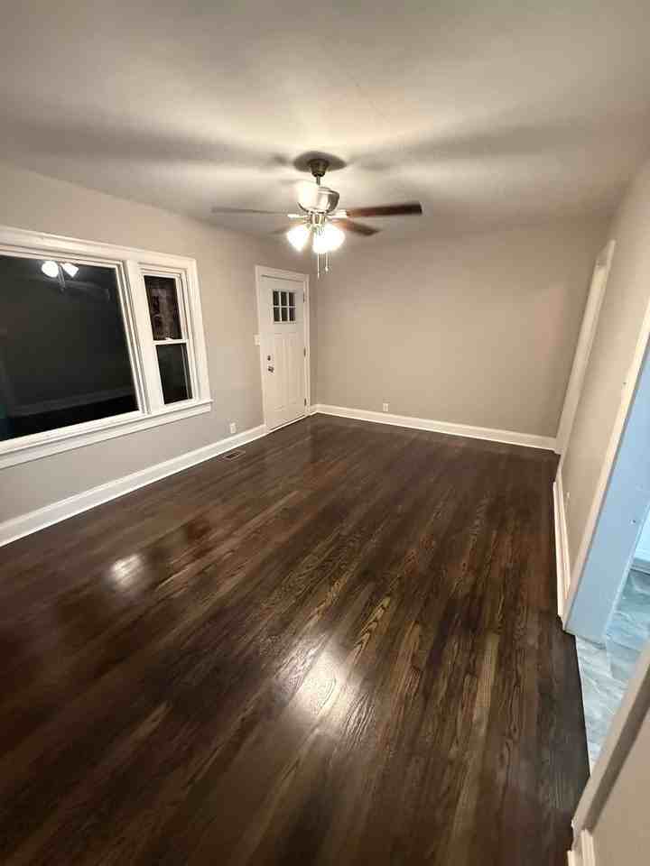 412 Highland Cir - Photo 3 of 10