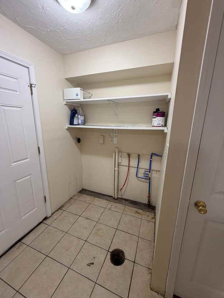 1539 Trampe Ave - Photo 7 of 17