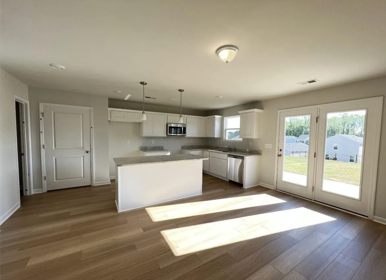 229 Whittier St - Photo 6 of 26
