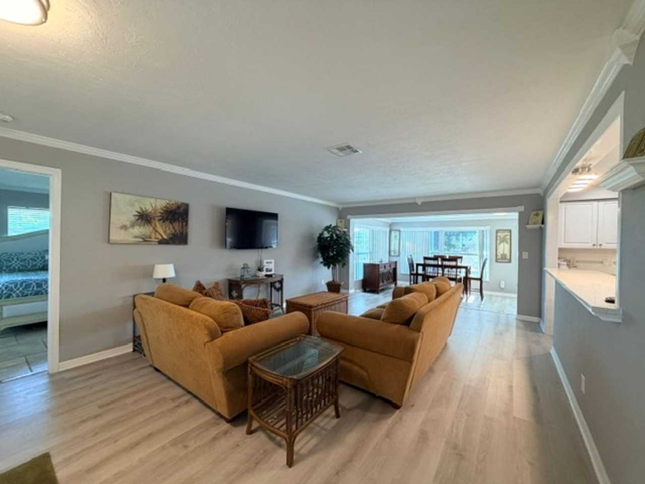 5319 Pelican Blvd - Photo 3 of 27