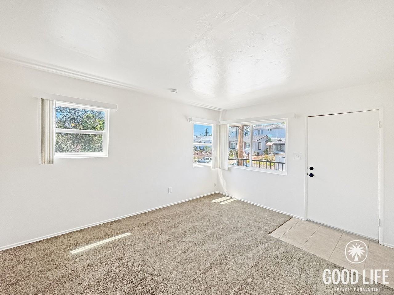 1023 Hayes Ave - Photo 4 of 17