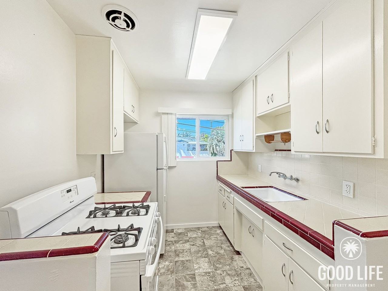 1023 Hayes Ave - Photo 7 of 17