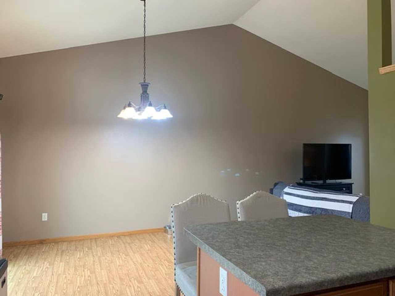 2909 W Frank St - Photo 3 of 12