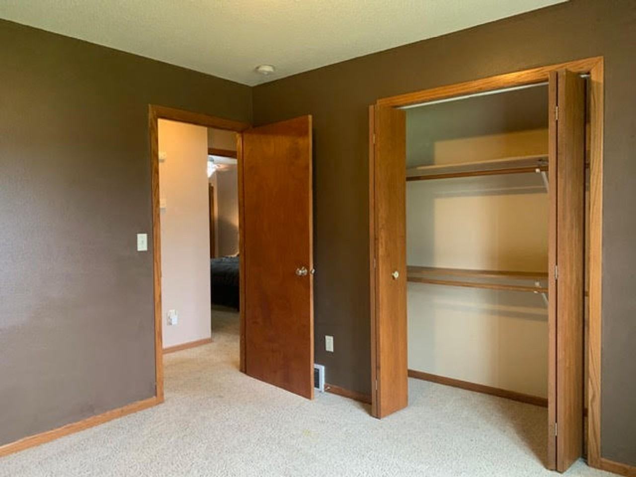 2909 W Frank St - Photo 5 of 12