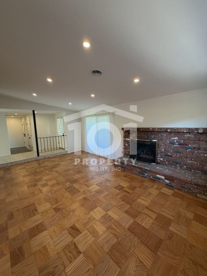 632 Wakefield Rd - Photo 3 of 32