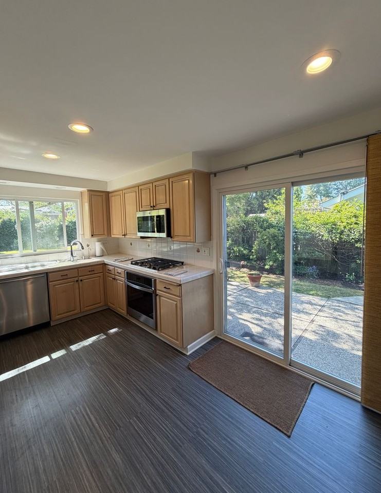632 Wakefield Rd - Photo 7 of 32