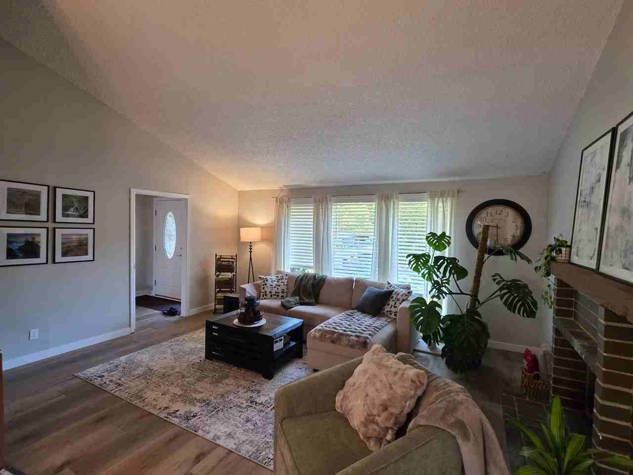 11249 Se 322nd St - Photo 3 of 29