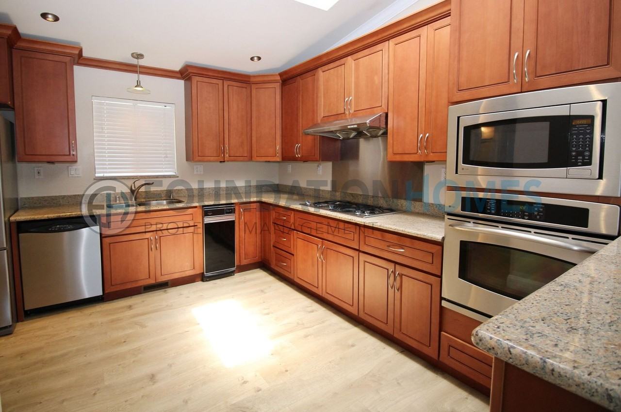 93 Live Oak Ave - Photo 2 of 22