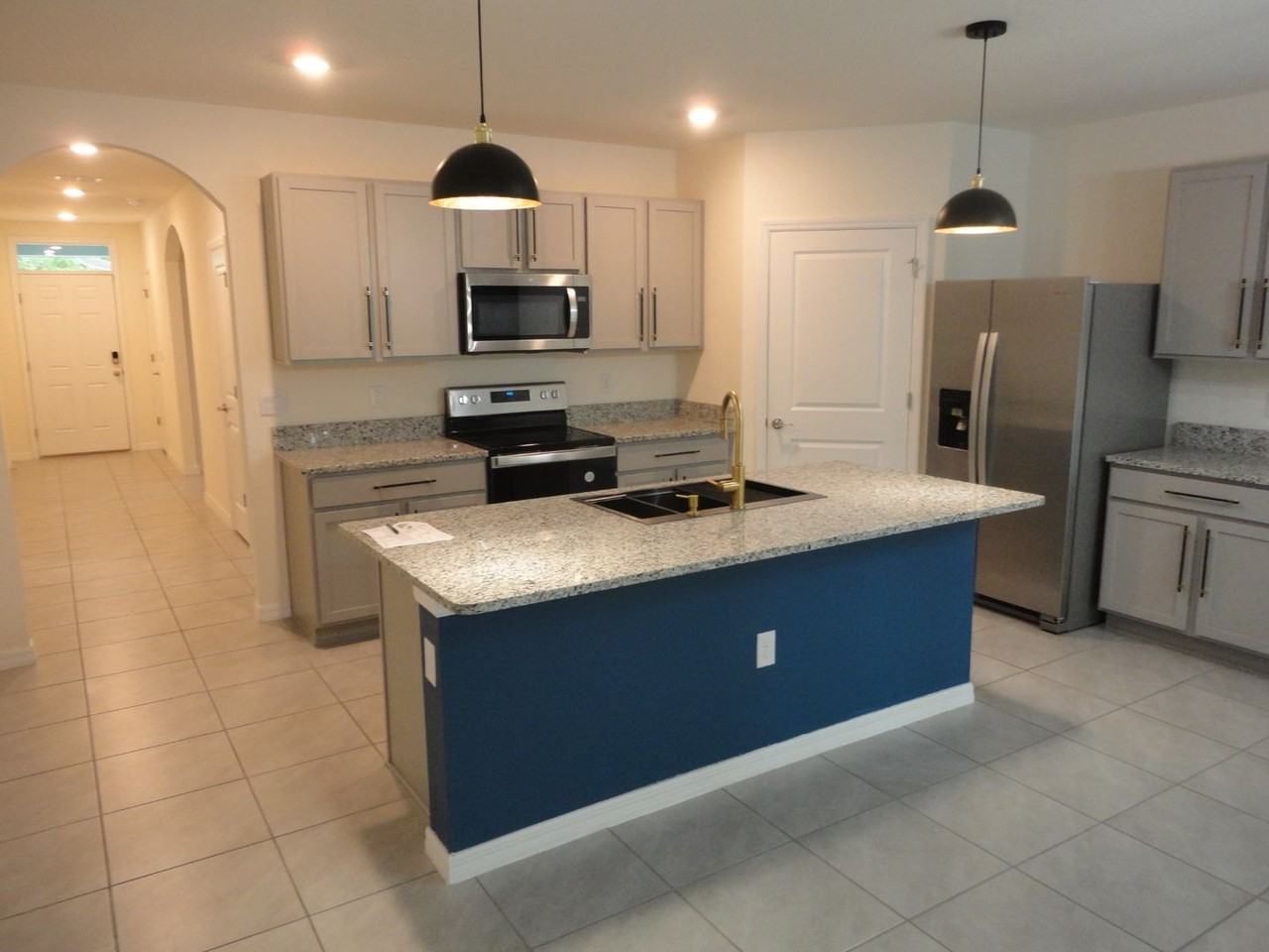 216 Hickory Crse - Photo 4 of 24