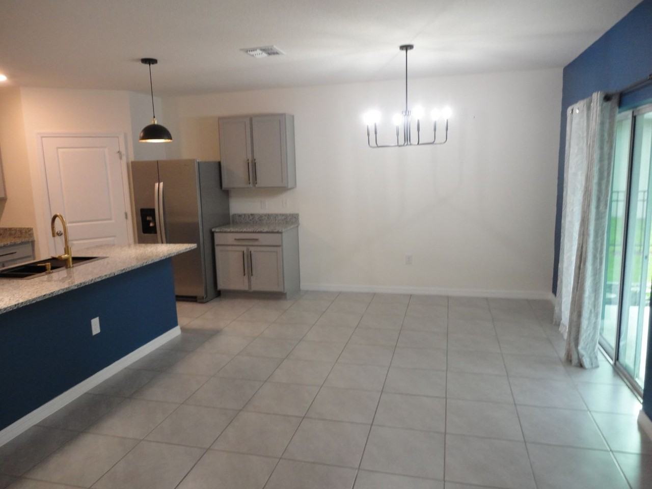 216 Hickory Crse - Photo 7 of 24