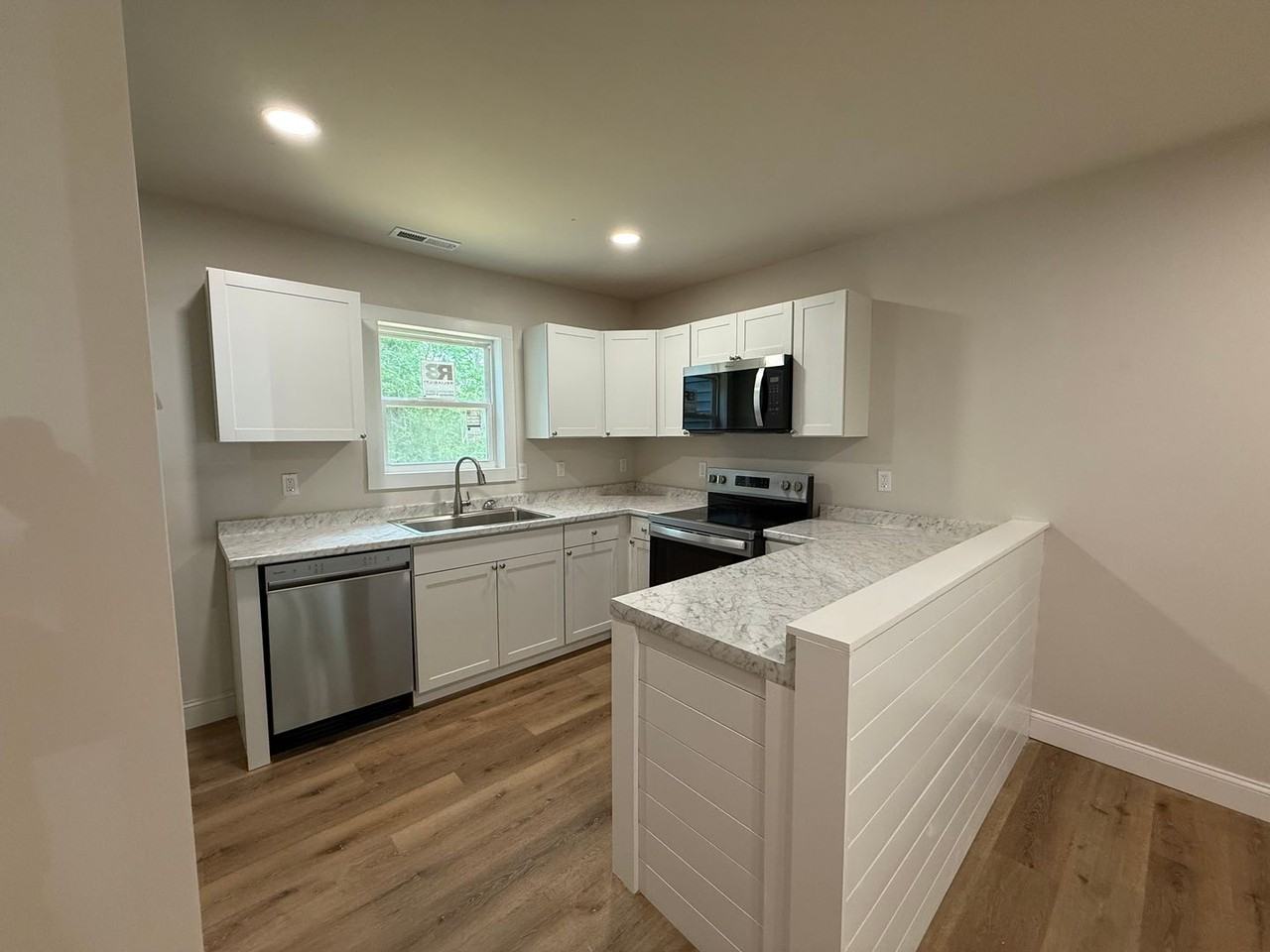 30 Broad Vista Blvd - Photo 3 of 14