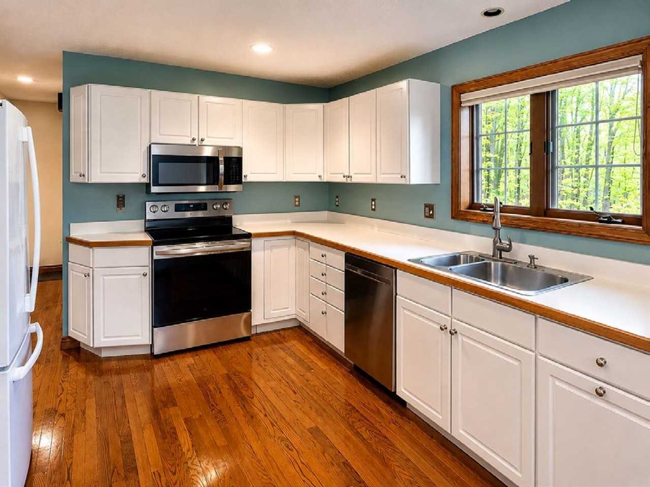 3098 Silver Hills Ln - Photo 5 of 14