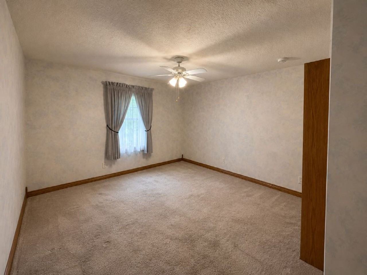 3098 Silver Hills Ln - Photo 6 of 14