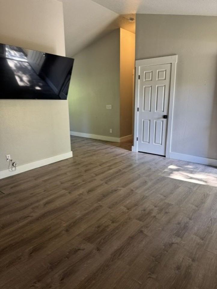 3160 Woodside Blvd - Photo 2 of 25
