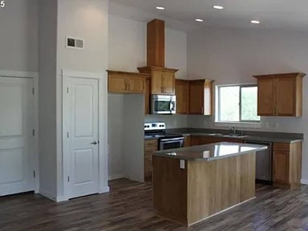 1530 W Basil St - Photo 4 of 12