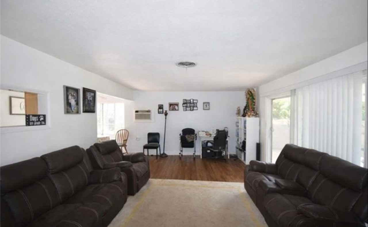 8842 Enloe Ave - Photo 3 of 10