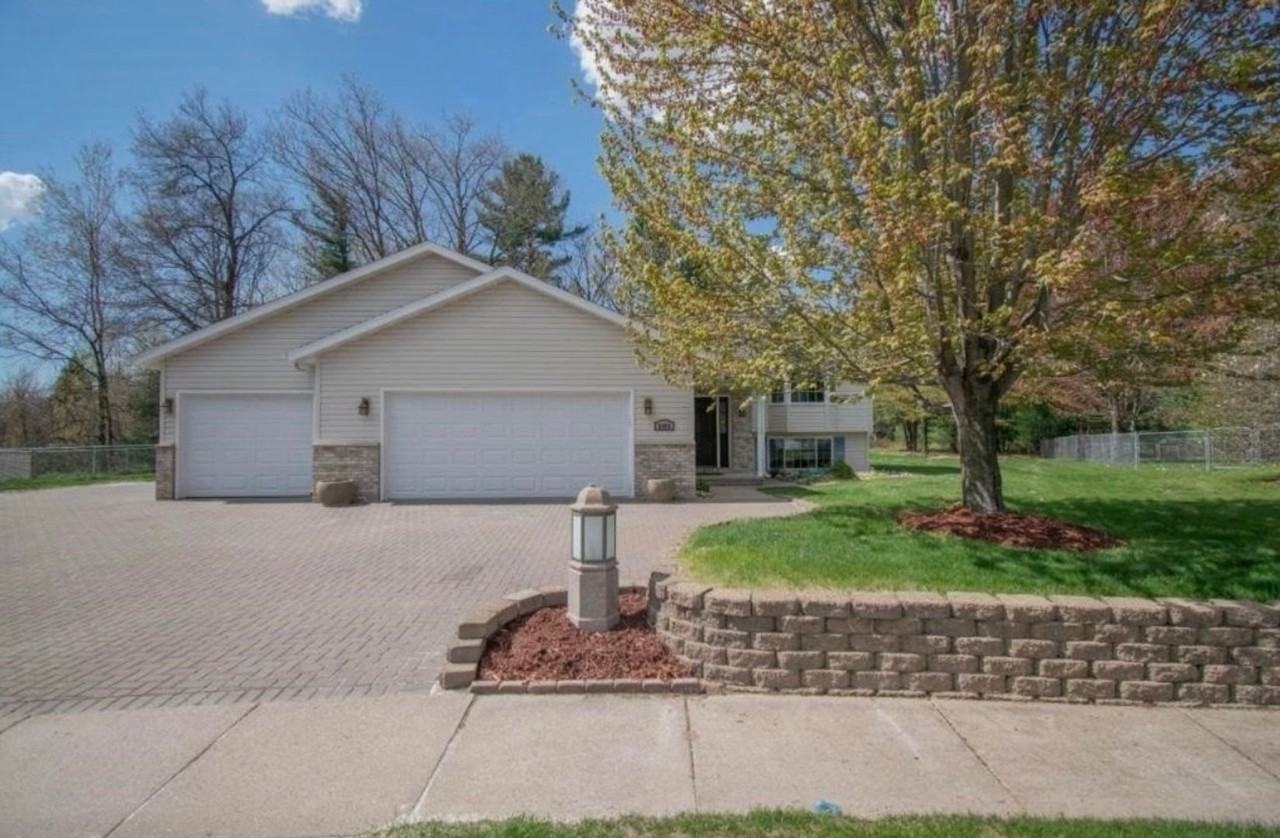 9408 Madelyn Ct - Photo 2 of 31