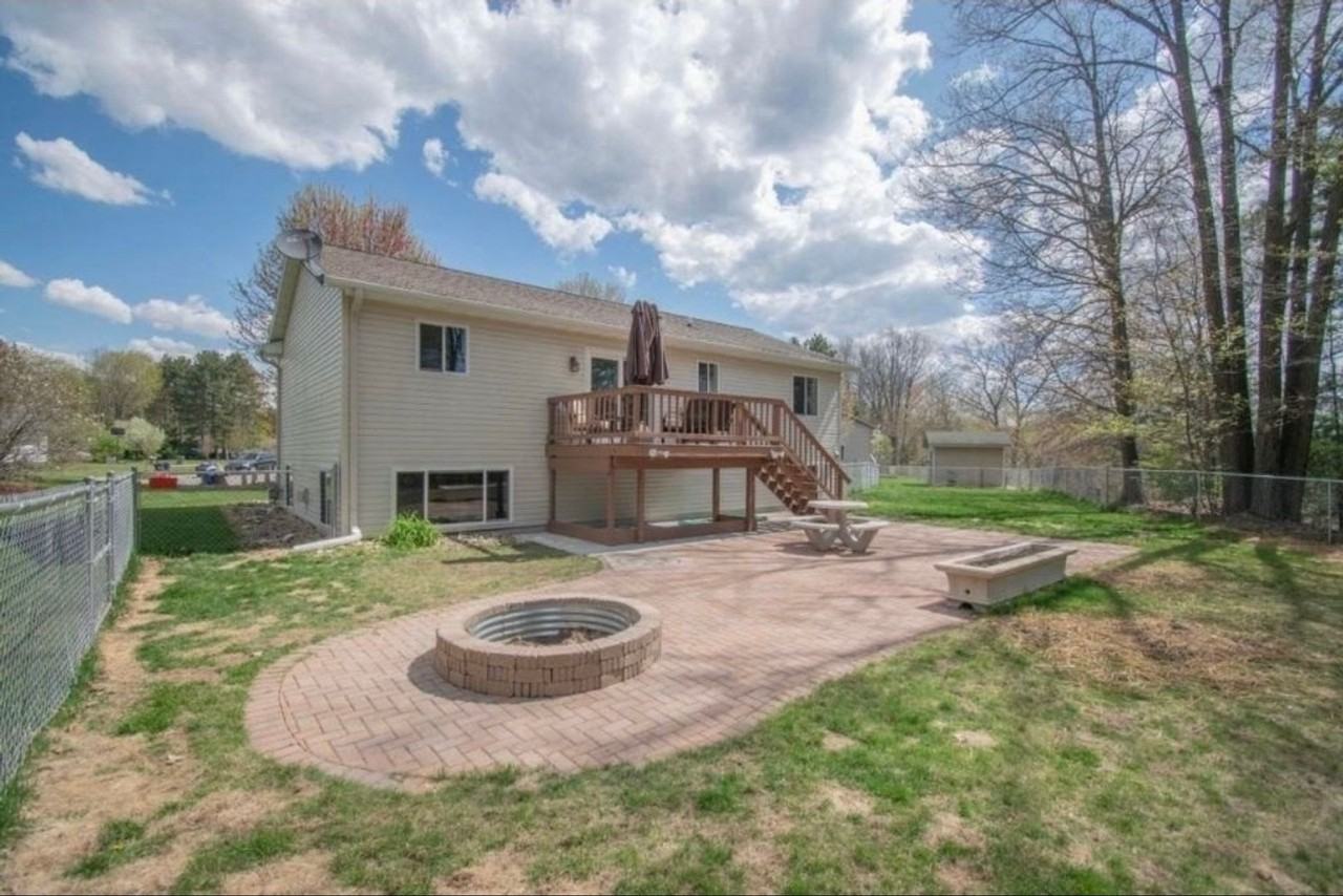9408 Madelyn Ct - Photo 4 of 31