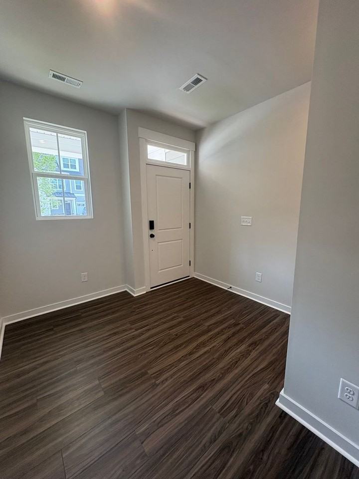 3054 Finchborough Ct - Photo 5 of 33
