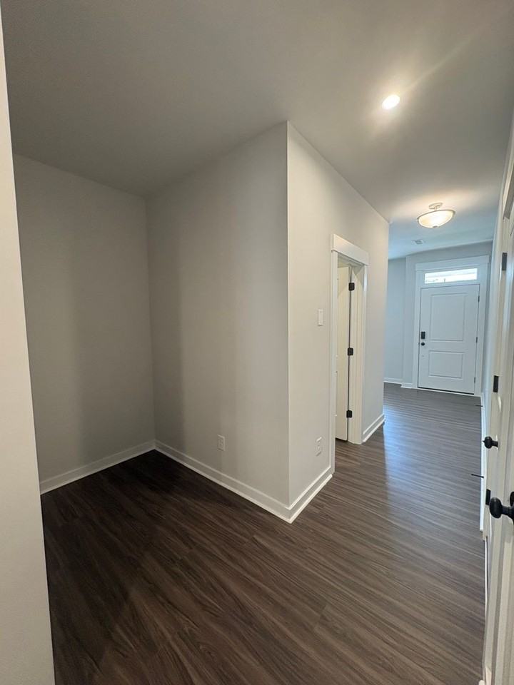 3054 Finchborough Ct - Photo 7 of 33