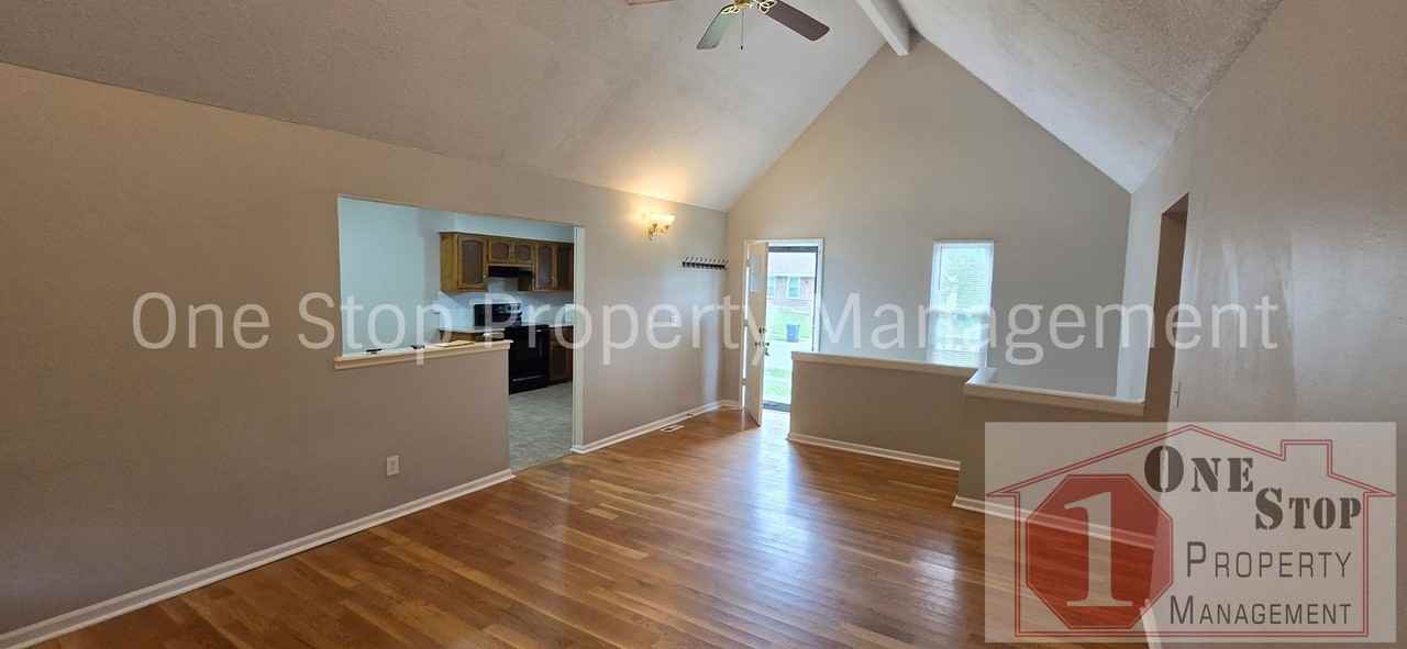 7405 Nw 78th St - Photo 7 of 30