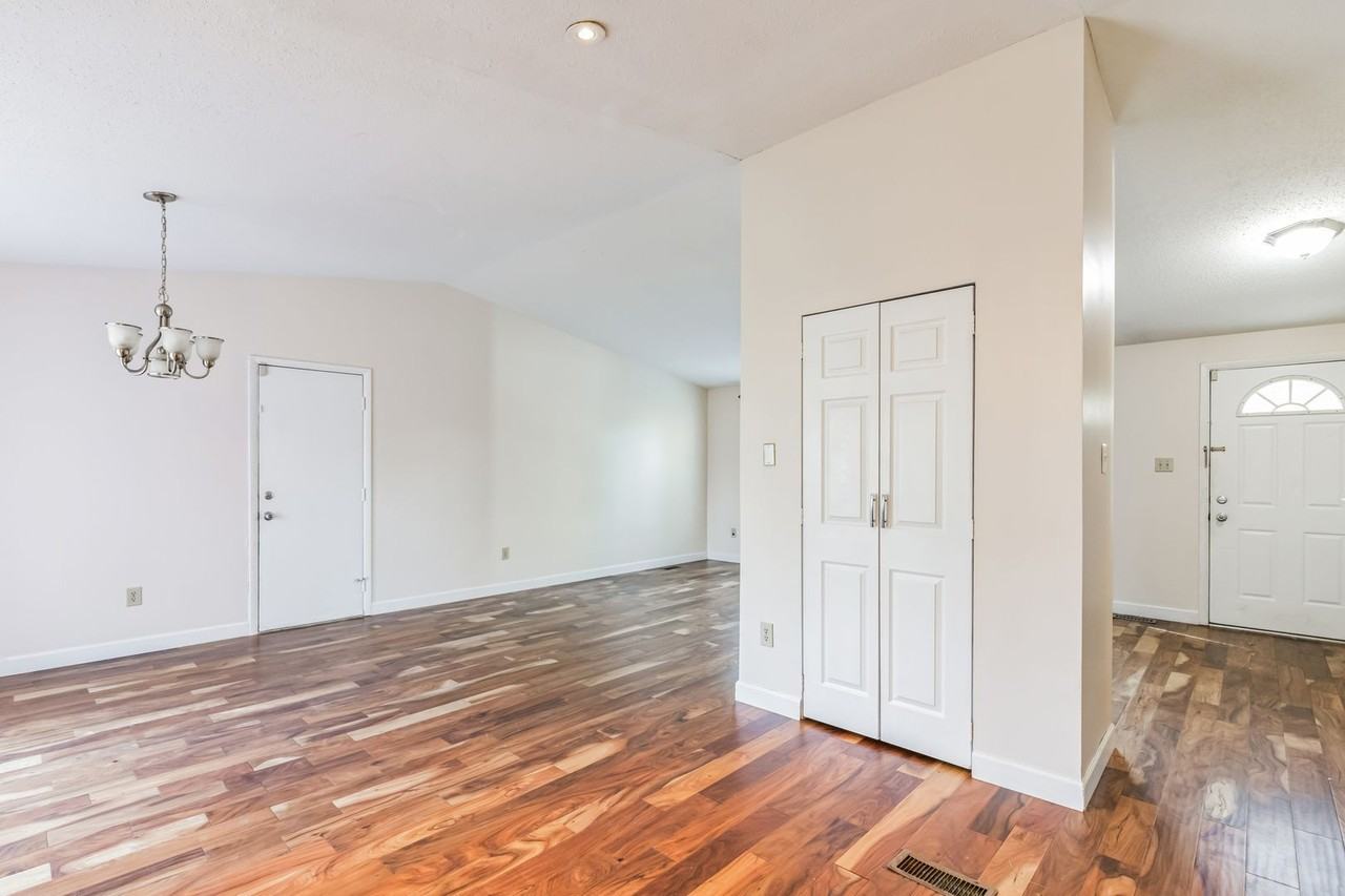 3388 Chelsea Dr - Photo 6 of 27