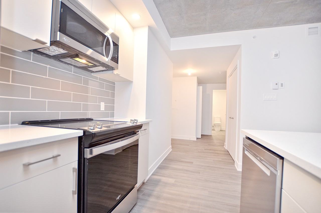 1431 Av De La Gare #807 - Photo 2 of 10