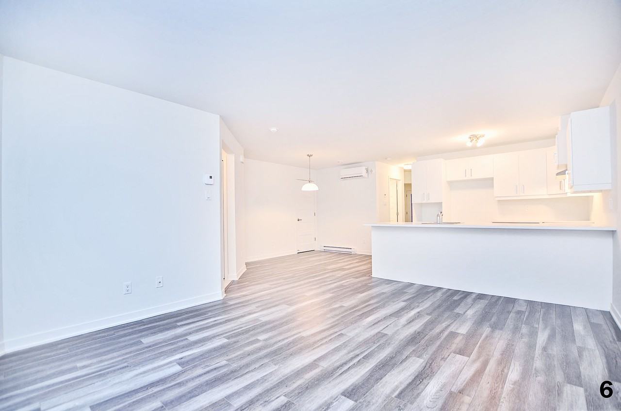 1623 Av De La Gare #1623 - Photo 4 of 10