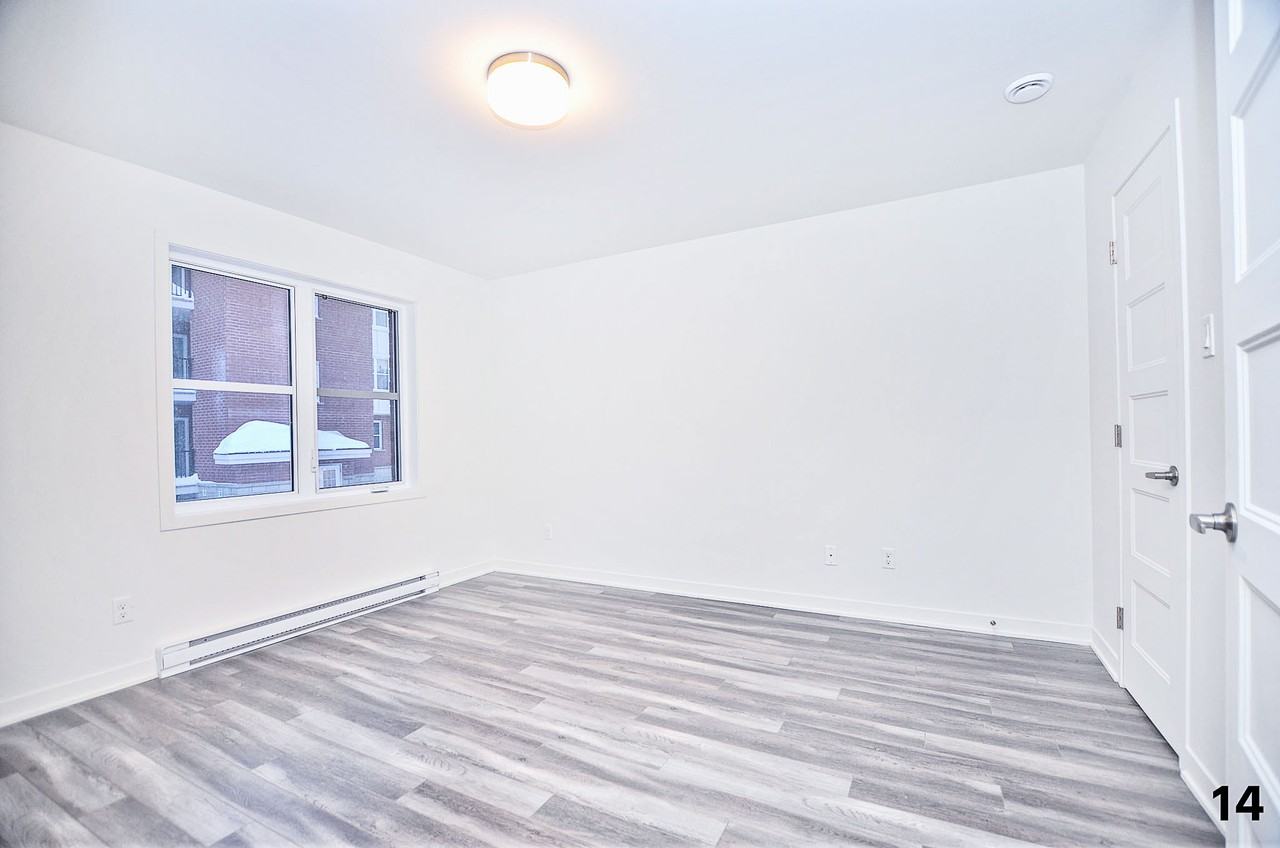 1623 Av De La Gare #1623 - Photo 7 of 10