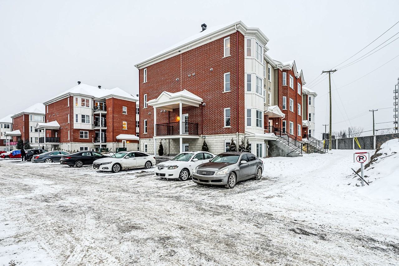 1625 Av De La Gare #1625 - Photo 3 of 10