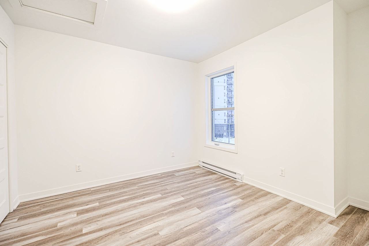 1625 Av De La Gare #1625 - Photo 6 of 10