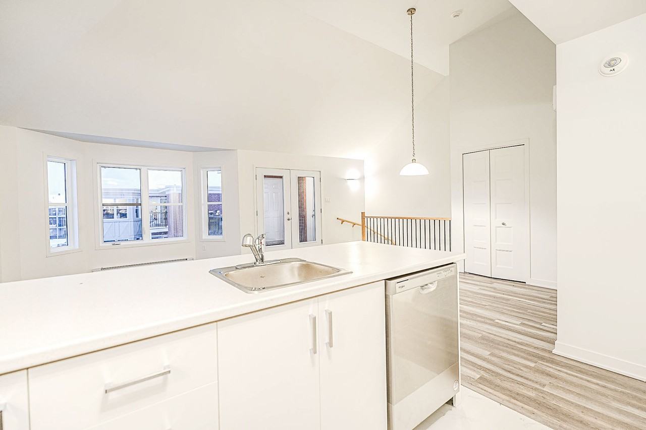 1625 Av De La Gare #1625 - Photo 7 of 10