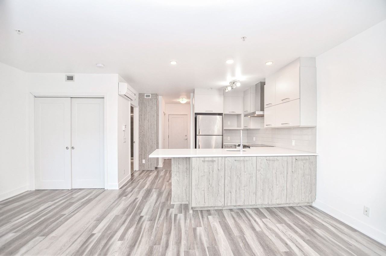 575 Rue Robert-élie #404 - Photo 3 of 10