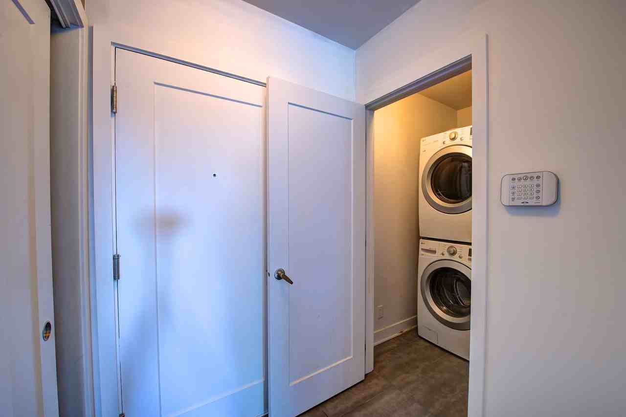 575 Rue Robert-élie #404 - Photo 5 of 10