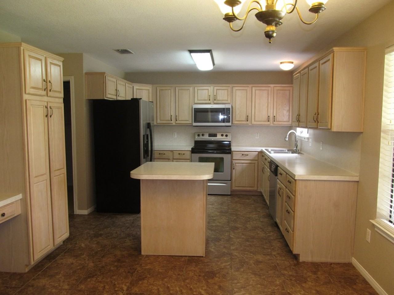 602 Northcliffe Dr - Photo 6 of 20