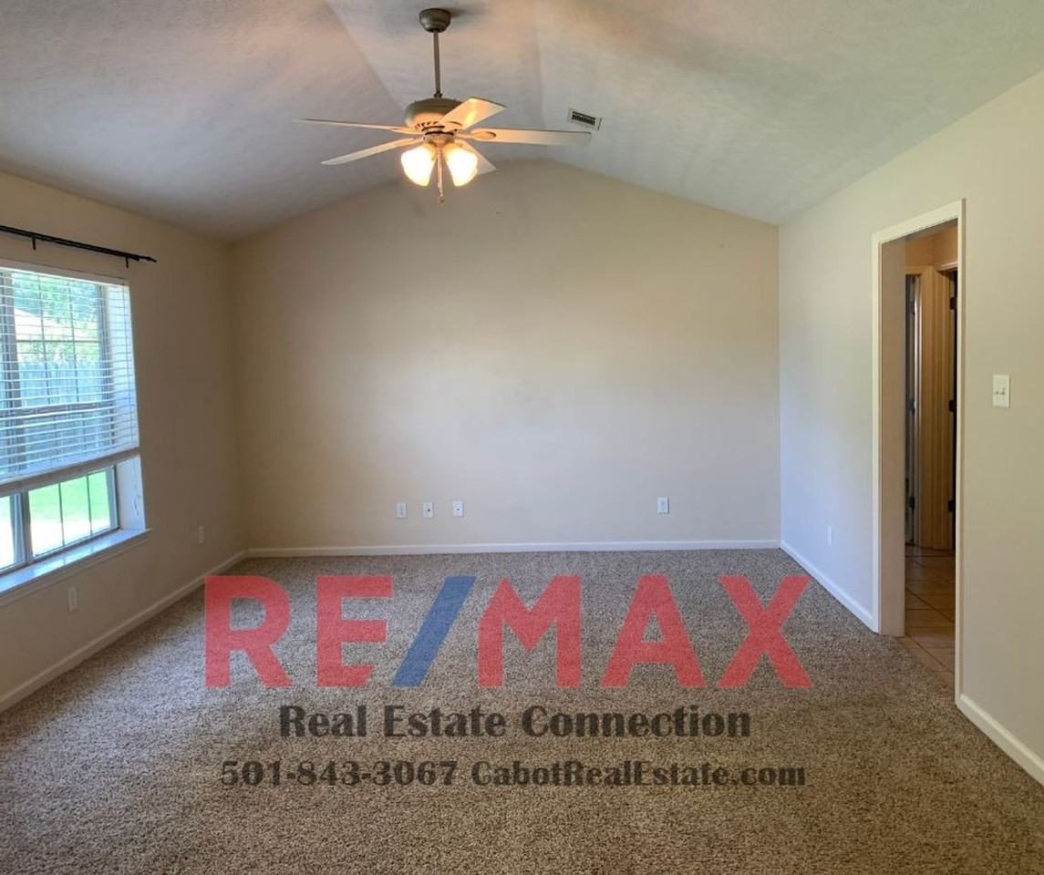 33 Ryleigh Cir - Photo 2 of 14