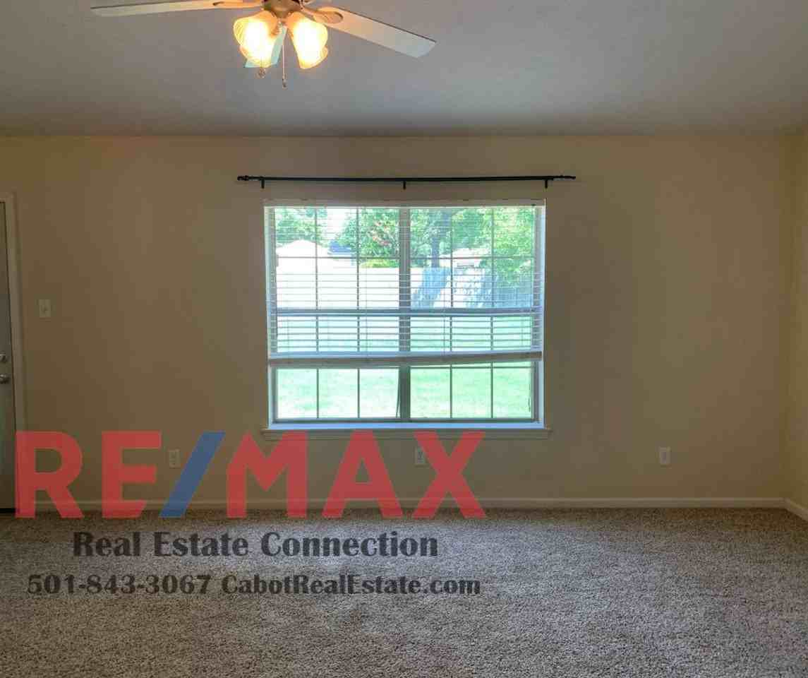 33 Ryleigh Cir - Photo 3 of 14