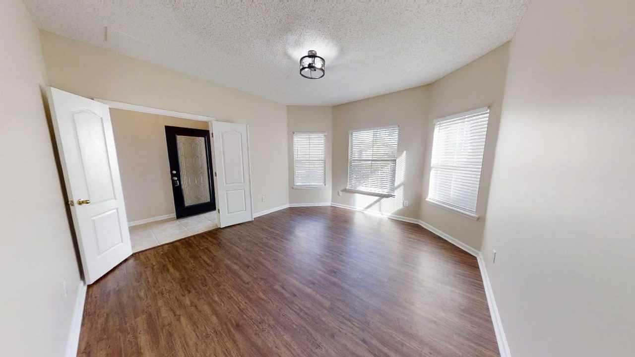14454 Millhopper Rd - Photo 2 of 45