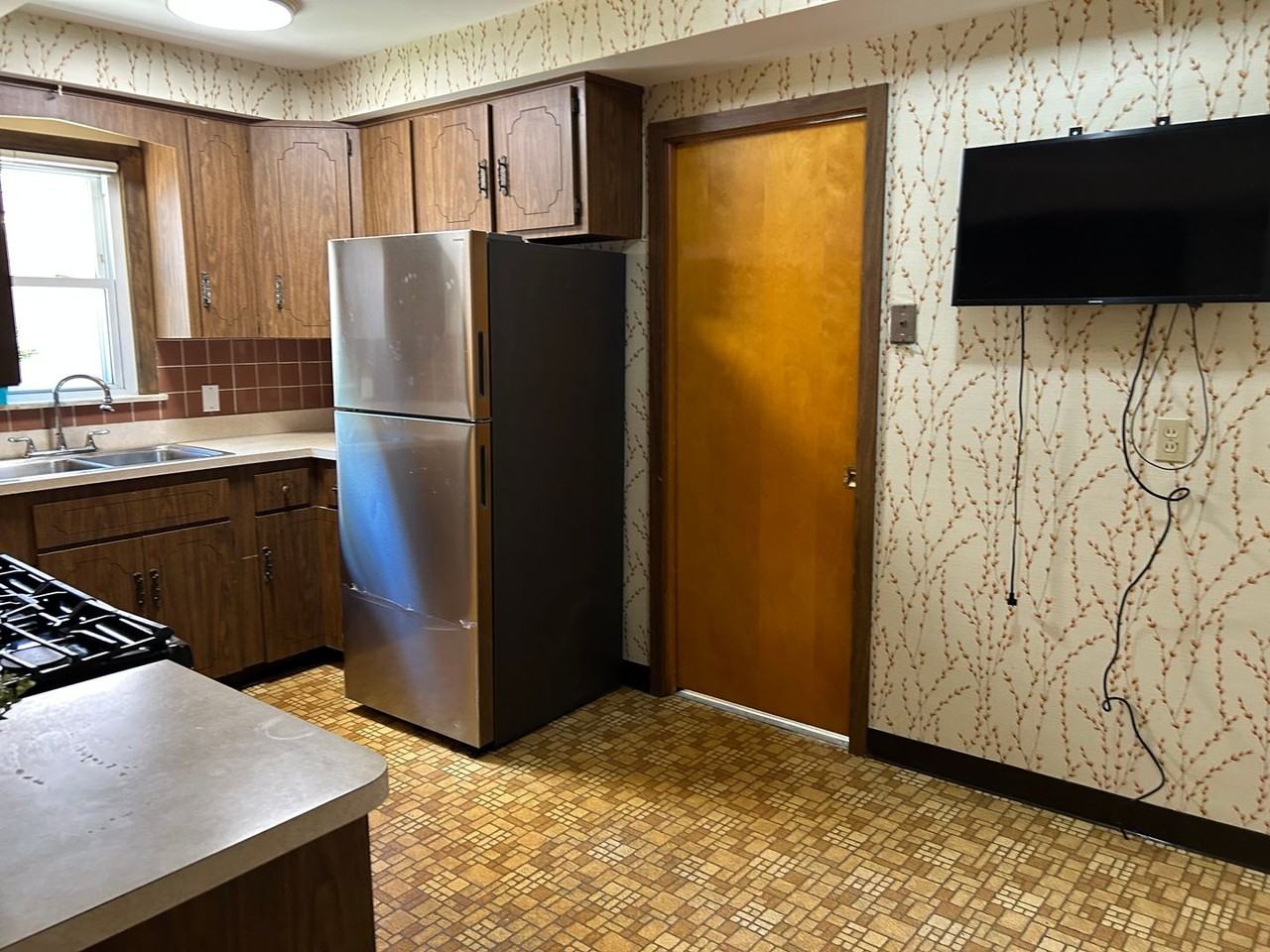 4409 Adrian Rd - Photo 4 of 42