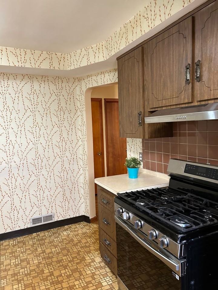 4409 Adrian Rd - Photo 5 of 42