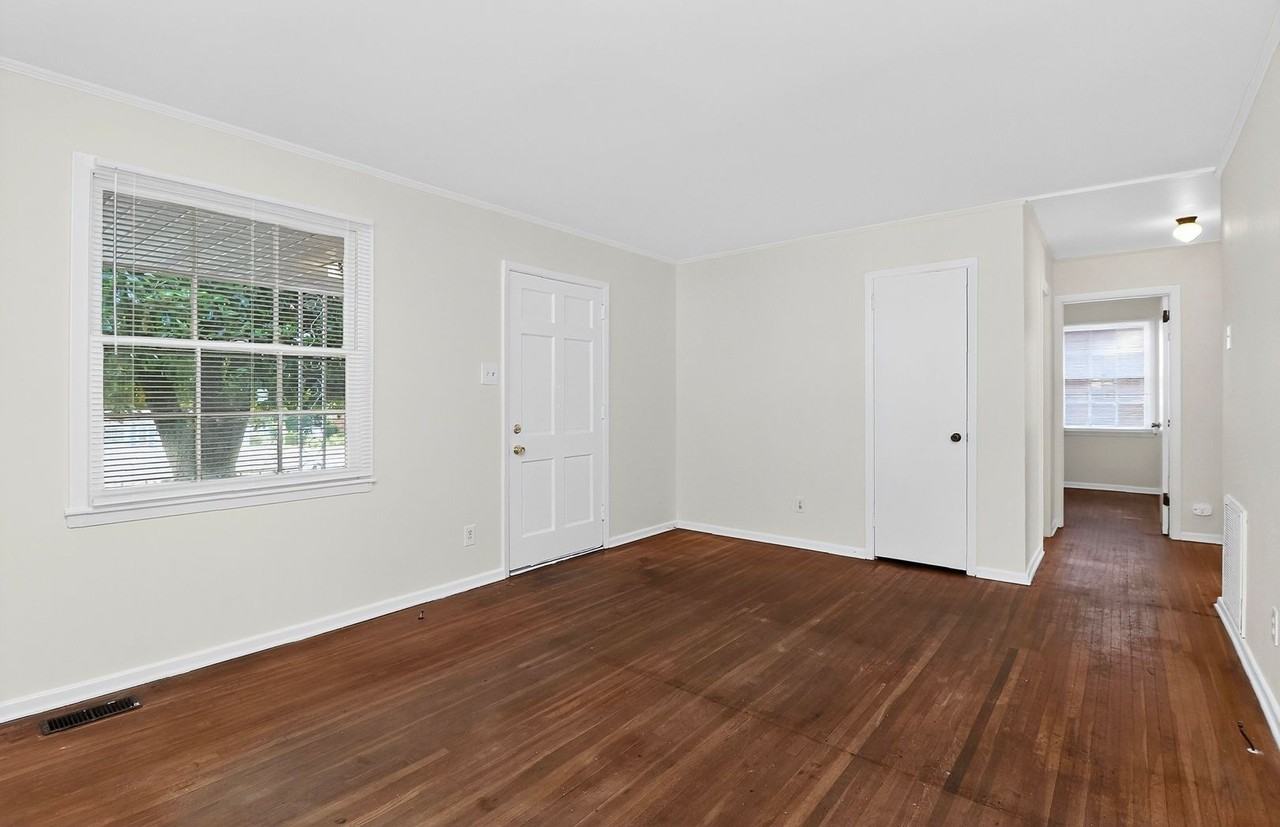 1813 Lasalle St - Photo 3 of 18