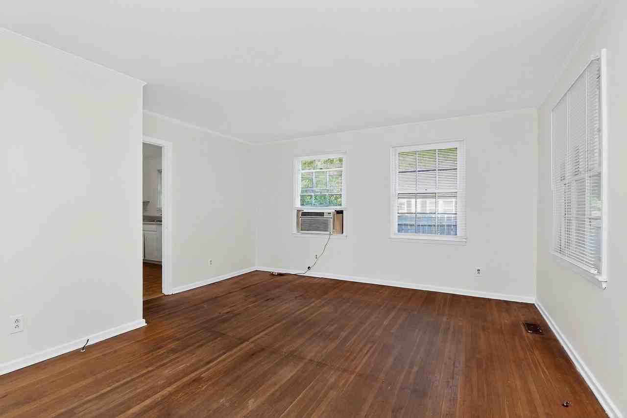 1813 Lasalle St - Photo 5 of 18
