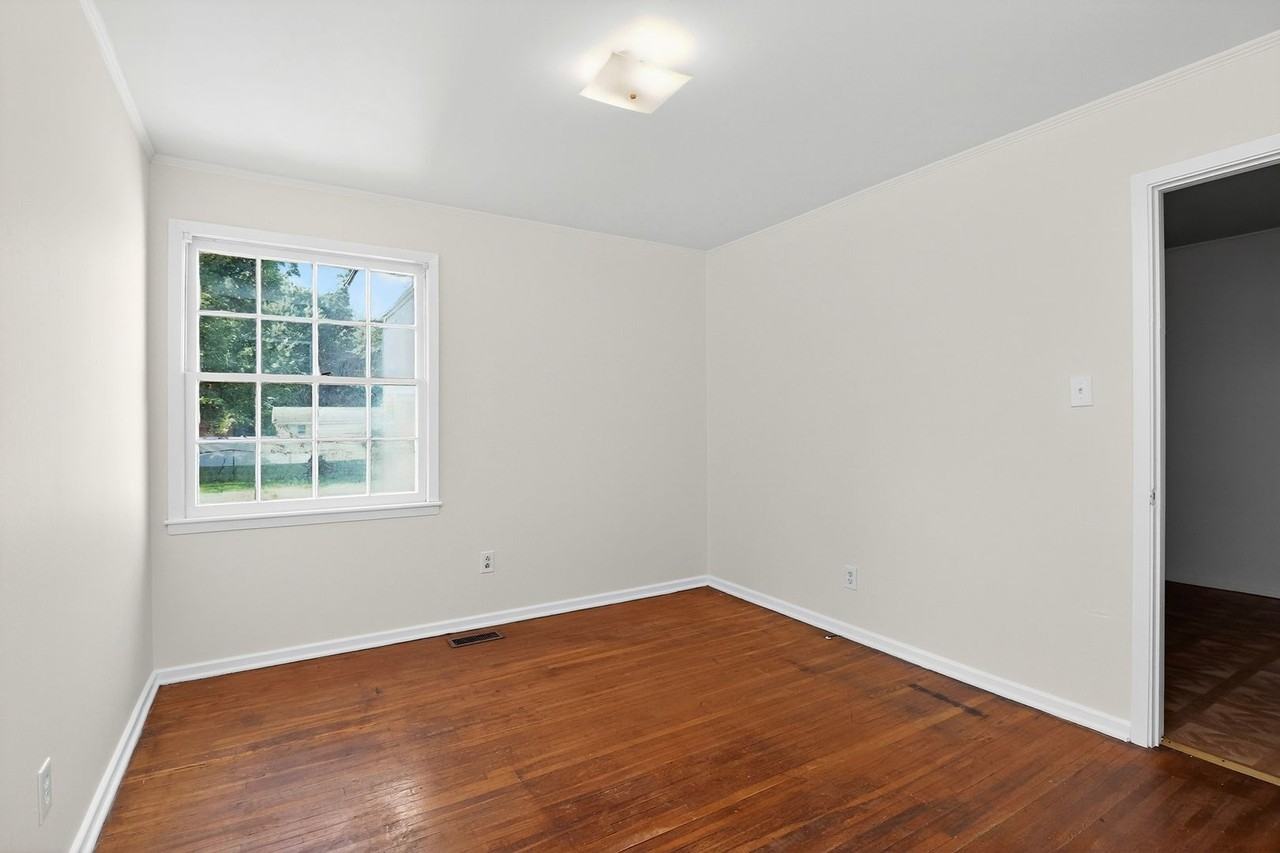 1813 Lasalle St - Photo 7 of 18