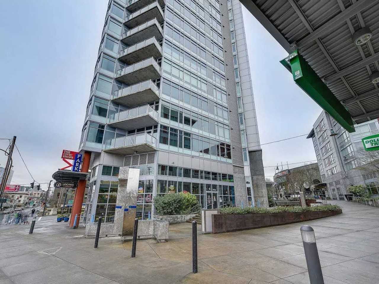 1926 W Burnside St #704 - Photo 4 of 23