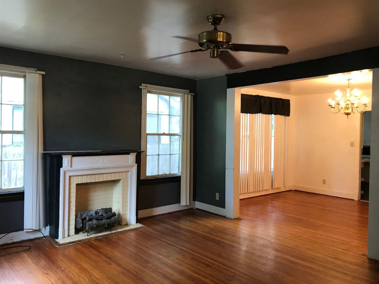 119 Colonial Dr - Photo 2 of 3